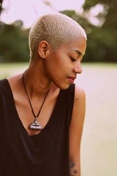 5 ways to style short hair,short hair fashion trends,latest hair fashion trends