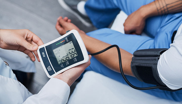 garlic medicinal uses,benefits of garlic for health,cardiovascular benefits of garlic,antineoplastic properties of garlic,antimicrobial effects of garlic,garlic sulfur compounds,allicin in garlic,garlic and lipid levels,garlic for antiplatelet activity,garlic side effects