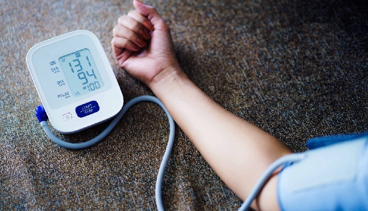 effects of sugar,sugar impact on health,processed sugar,sugar consumption,weight gain,insulin spike,diabetes risk,sugary beverages,soda and health,harmful sugar,sugar and body,reducing sugar intake,sugar health risks