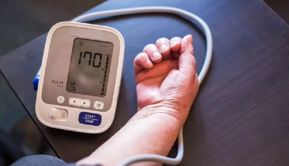 घर पर ब्लड प्रेशर नापने का सही तरीका, इन बातों का रखें ध्यान