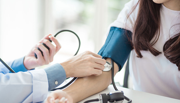 घातक बन रही हैं मेयोनीज की बढ़ती लोकप्रियता, करती हैं सफ़ेद जहर का काम, जानें नुकसान avoid mayonnaise,reasons to avoid mayonnaise,healthier alternatives to mayonnaise,why you should skip mayonnaise,how to avoid mayonnaise in meals,substitutes for mayonnaise,low-fat alternatives to mayonnaise,avoiding mayonnaise in your diet,healthy recipes without mayonnaise,tips to cut out mayonnaise,कैसे मेयोनेज़ से बचें और स्वस्थ खाएं? (kaise mayonnaise se bachen aur swasth khaen?),मेयोनेज़ के क्या स्वास्थ्य नुकसान हैं? (mayonnaise ke kya swasthya nukasan hain?),स्वस्थ जीवनशैली के लिए क्या सुझाव हैं? (swasth jeevanshailee ke liye kya sujhav hain?),क्या मेयोनेज़ वजन बढ़ाता है? (kya mayonnaise vajan badhata hai?),ताज़ा स्वास्थ्य समाचार हिंदी में (taza swasthya samachar hindi mein)