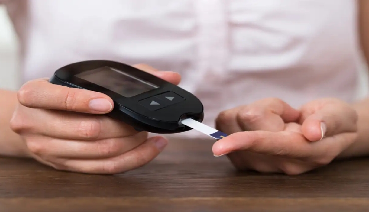 mulberries health benefits,nutritional value of mulberries,mulberries calories,dried mulberries nutrition,uses of mulberries,black red white mulberries,mulberries for weight loss,mulberries fiber content,mulberry tea jam juice,healthy snacks mulberries