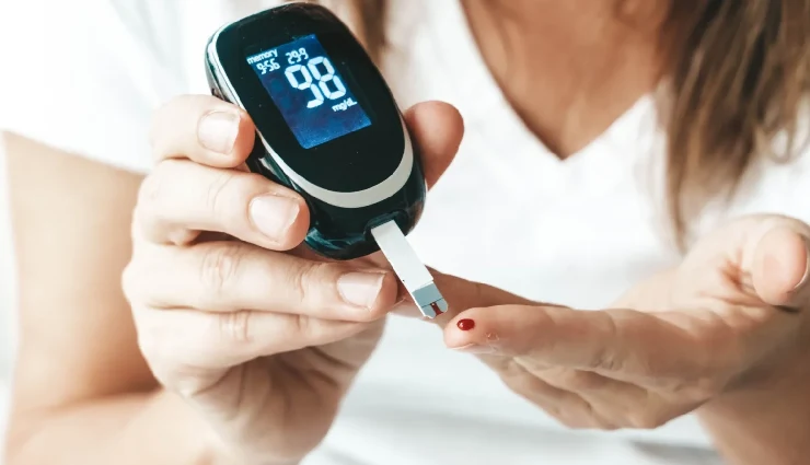 papaya leaves benefits,health benefits of papaya leaves,papaya leaf juice for immunity,papaya leaves for digestion,papaya leaves for dengue,natural remedies with papaya leaves,papaya leaves for liver health,papaya leaves for platelet count,papaya leaves for skin and hair,papaya leaves for diabetes and hypertension