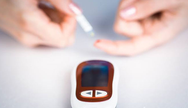 kiwi,kiwi benefits,kiwi health benefits,eating kiwi benefits,aids in digestion,boosts the immune system,improves vision health,supports cardiovascular health,improves blood sugar control,Health,Health tips