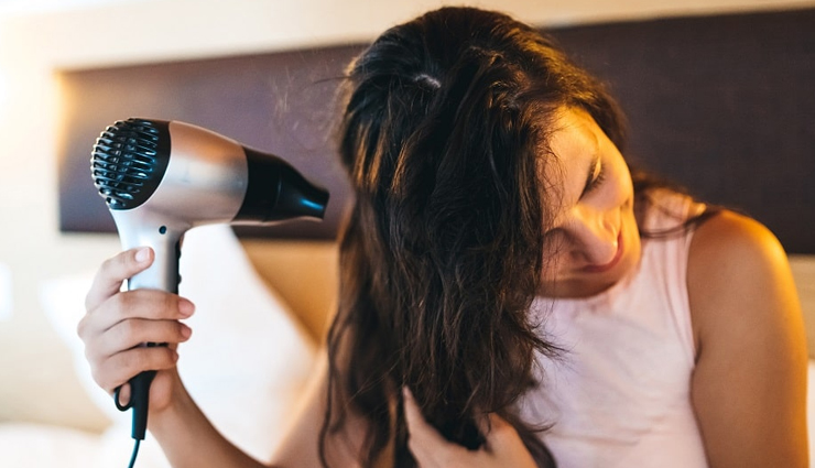 post workout hair care,sweaty hair tips,tea tree oil for scalp,dry shampoo benefits,workout hair routine,tea tree oil application,chang oil hair care,witch hazel for hair,blow dryer tips,post gym hair care,remove sweat from hair