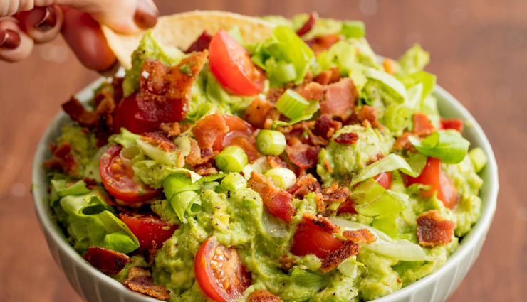 Recipe- Flavorful and Chuncky BLT Guacamole