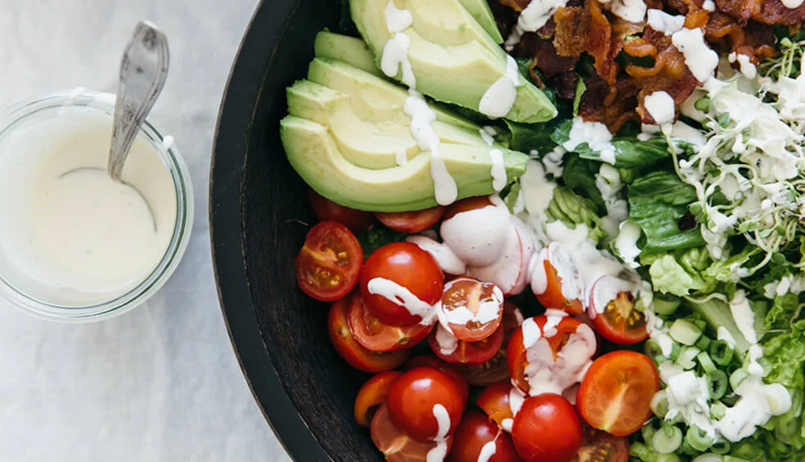 Recipe- Fresh and Tasty Blt Salad With Avocado and Sprouts