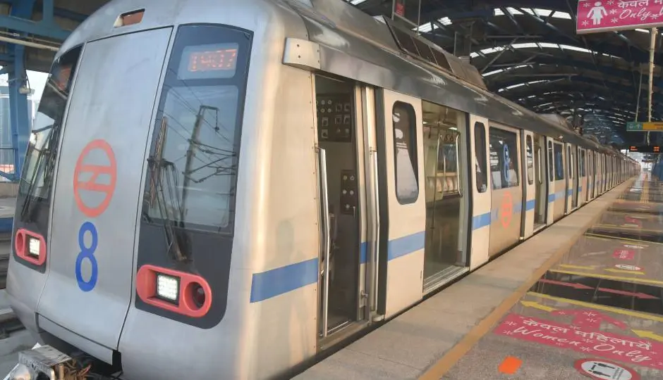 दिल्ली मेट्रो यूजर्स के लिए जरूरी सूचना! रविवार को बदलेगी ब्लू लाइन की टाइमिंग, सफर से पहले जरूर देखें अपडेट