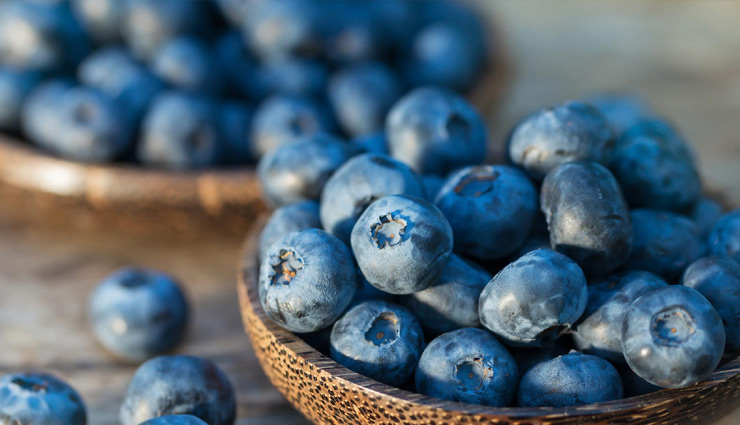 diet to fight aging,aging,anti aging foods,vitamin d,vitamin e,vitamin c,vitamin b,blueberries,pomegranate,watermelon,strawberries,lemons,Health,Health tips