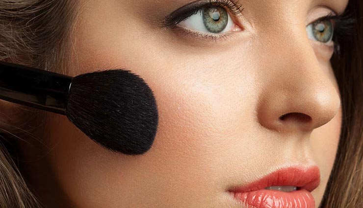 beauty tips,beauty tips in hindi,blush on face,makeup tips,beautiful face,how to use blush