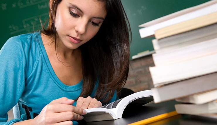 बच्चे बोर्ड परीक्षा की कर रहे हैं तैयारी, डाइट में जरूर करें ये बदलाव