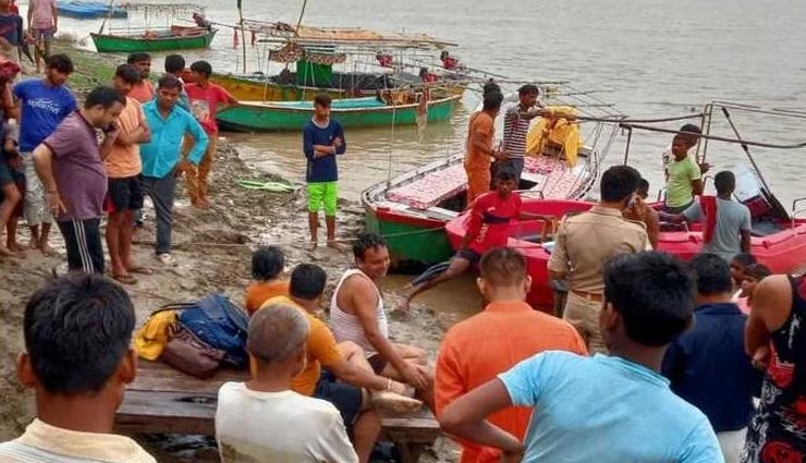 मिर्जापुर : गंगा में पलट गई दर्शनार्थियों को लेकर आ रही नाव, छह लोग लापता