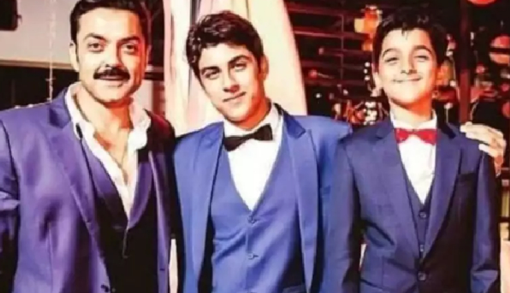 2 News : बॉबी ने बताया बॉलीवुड में कब कदम रखेंगे दोनों बेटे, ‘एनिमल’ में बॉबी के साथ बोल्ड सीन पर बोलीं मानसी
