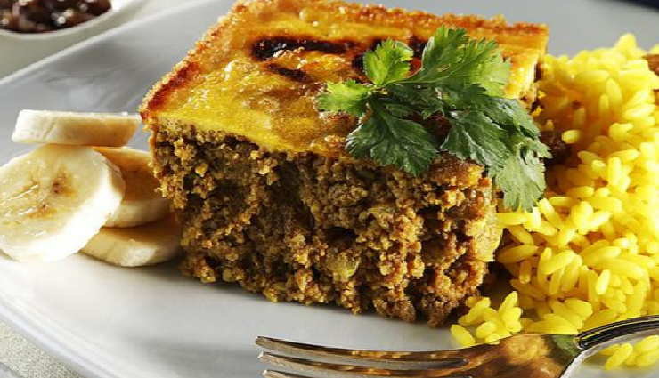 south african cuisine highlights,must-try dishes south africa,traditional south african food,authentic south african recipes,braai culture in south africa,bobotie recipe history,boerewors and pap tradition,chakalaka and pap pairing,potjiekos slow-cooked stew,south african dessert delights