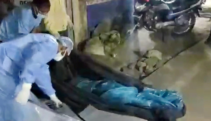 घर के अंदर से आ रही थी मरे हुए जानवर की बदबू, पुलिस ने दरवाजा खोला तो उड़े होश, जाने पूरा मामला jharkhand,dead body,house,news