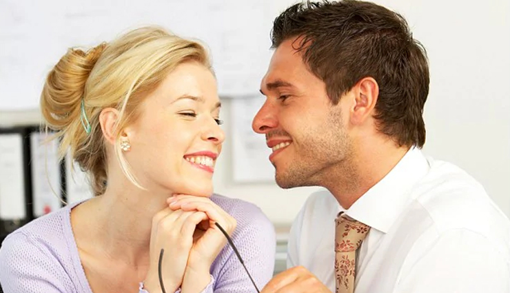 9 Body Language Signs and Their Meanings That a Lot About Him