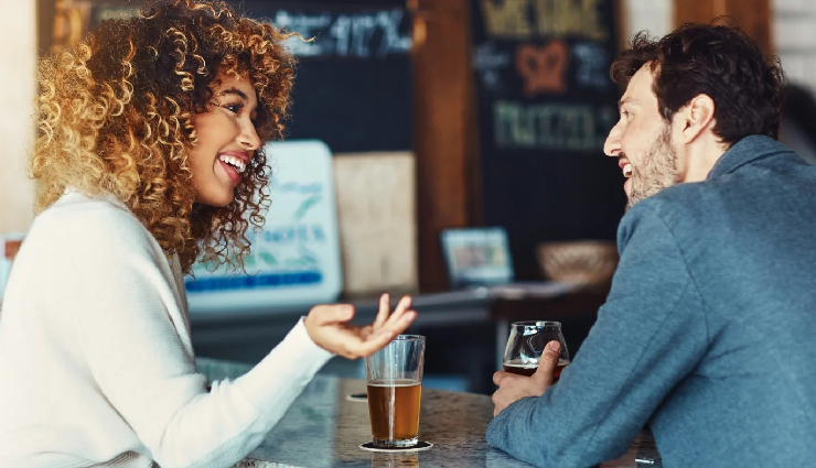 body language of a girl,signs of attraction in body language,understanding female body language,interpretation of girl body language,clues in female body language,non-verbal cues from women,indications of interest through body language,reading signals from a woman body language,deciphering female gestures and movements,physical signs of a girl interest