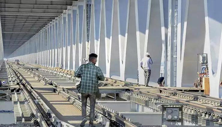 120 साल तक टिका रहेगा भारत का सबसे लंबा रेल-रोड पुल 'बोगीबील', PM मोदी कल करेंगे उद्घाटन