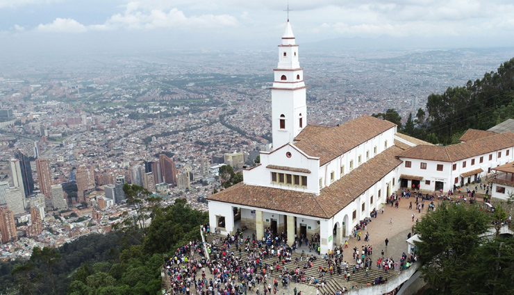 museo del oro,museo botero,cerro monserrate,bogota graffiti tour,andres carne de res,jardin botanico de bogota,la candelaria,santuario nuestra senora del carmen,laguna de guatavita,bogota,places to visit in bogota