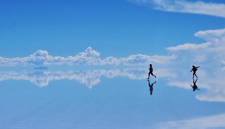 tourist attraction in bolivia,bolivia,salar de uyuni,titicaca lake,reserva eduardo avaroa,santa cruz de la sierra,uyunis national park