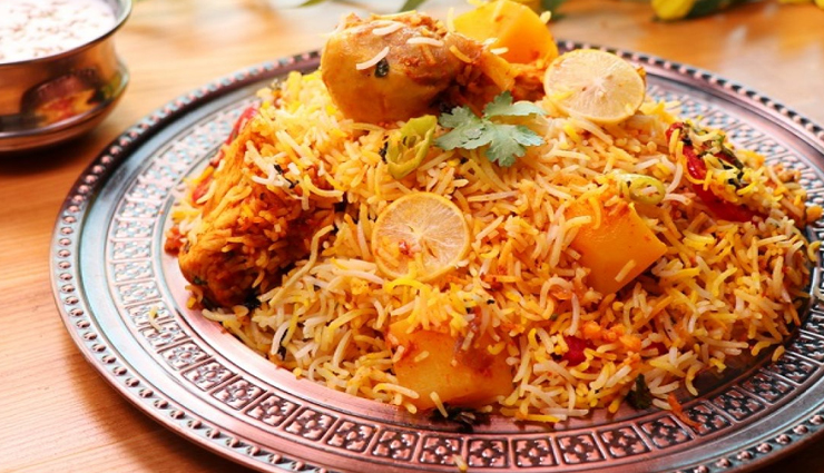 ताजे पिसे घर के मसालों से तैयार होती हैं बॉम्बे बिरयानी, दीवाना बना देगा इसका उम्दा स्वाद #Recipe