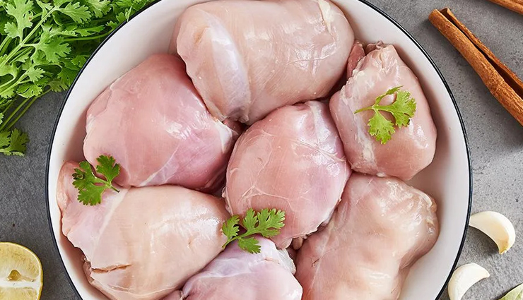 south indian style chicken pepper fry,semi-dry chicken fry,spicy chicken recipe,flavorful chicken fry,black pepper chicken,south indian cuisine,easy chicken recipe,indian chicken fry,semi-dry chicken masala,quick chicken dinner