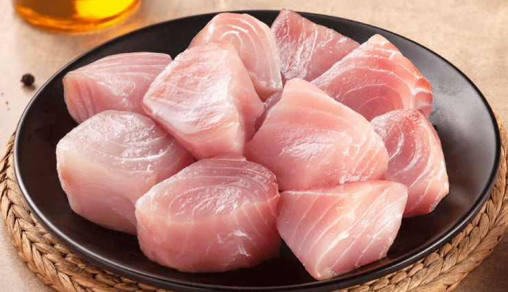 fish pakora recipe,crispy fish fritters,indian seafood snack,restaurant-style fish pakora,easy fish pakora recipe,homemade fish pakora,seafood lovers delight,gram flour batter,indian appetizer recipe,authentic indian flavors,quick snack recipe,fish fritters with spices,crispy fried fish recipe,indian street food,fish pakora dipping sauce