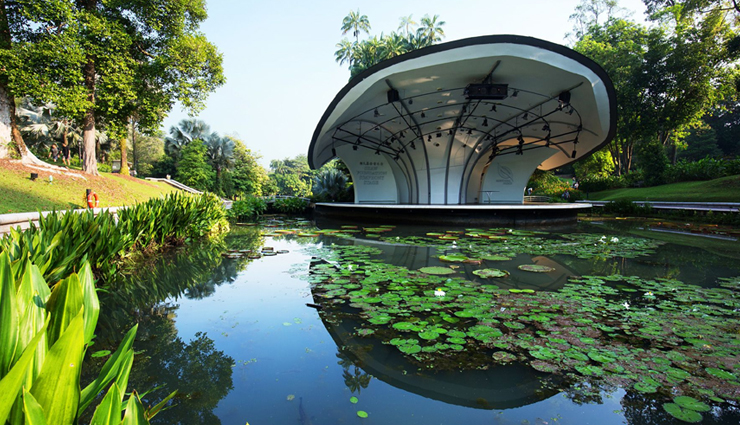 singapore fusion architecture,multicultural identity singapore,colonial and contemporary singapore,indian chinese european influences,cultural tapestry singapore,architectural marvels singapore,marina bay sands attractions,singapore flyer views,buddha tooth relic temple,night safari singapore,botanic gardens biodiversity,gardens by the bay horticulture,raffles hotel colonial charm,clarke quay asian european ambiance,resorts world sentosa entertainment,orchard road shopping haven,christmas orchard road spectacle,unique singapore experiences,singapore tour packages,southeast asia travel destinations