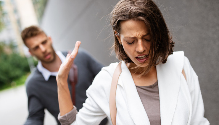 how to handle boundary violations,dealing with disrespectful people,enforcing personal boundaries,setting healthy boundaries,communicating boundaries effectively,protecting personal space,self-respect and boundaries,assertive communication tips,handling toxic relationships,standing up for yourself