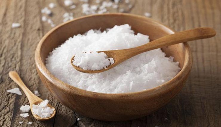 positive energy,vastu tips,vastu tips for positive energy,convex mirror,buddha at the main entrance,ganesha at the main entrance,water with flowers,bowl filled with sea salts