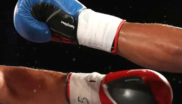फाइट के दौरान बॉक्सर के चेहरे पर लगा मुक्का, हुई मौत, देखे वीडियो