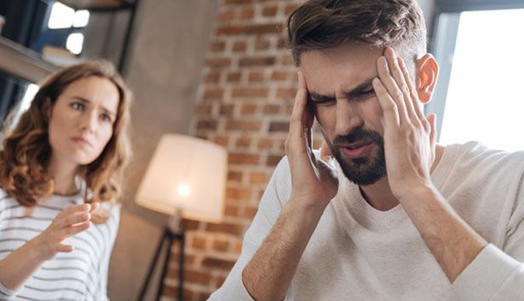 boyfriend is acting distant and weird,relationship,relationship tips