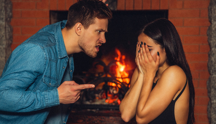 why is my boyfriend mean to me,reasons my boyfriend is rude,boyfriend treats me badly,signs of a toxic relationship,why does my boyfriend insult me,emotional abuse in relationships,boyfriend mood swings,dealing with a mean boyfriend,why does my boyfriend act distant,relationship red flags