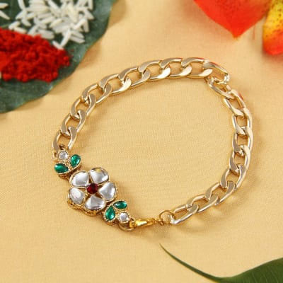 Rakhi 2018 : इस रक्षाबंधन पर भाई के लिए खरीदें सबसे अनोखी राखी unique rakhi to buy,rakhi 2018,rakhi for brother