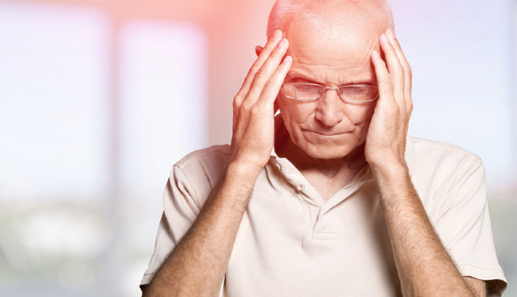 ब्रेन स्ट्रोक की तरफ इशारा करते हैं ये संकेत, नजरअंदाज करना पड़ सकता है भारी 