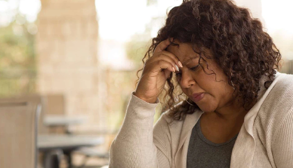 लंच के बाद क्यों छा जाता है ब्रेन फॉग? बचने के आसान उपाय और कारण जानें