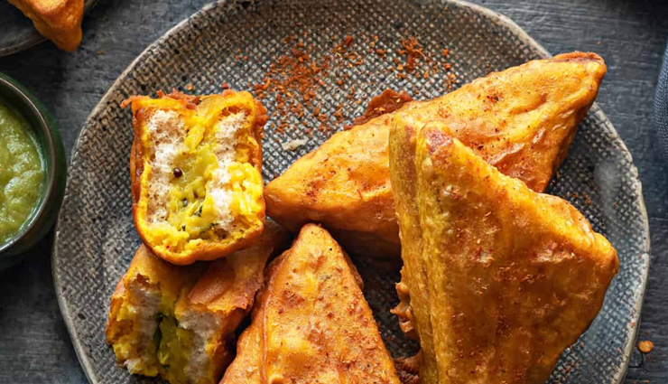 Monsoon Recipe- Bread Pakoda Matches Perfect With Rains