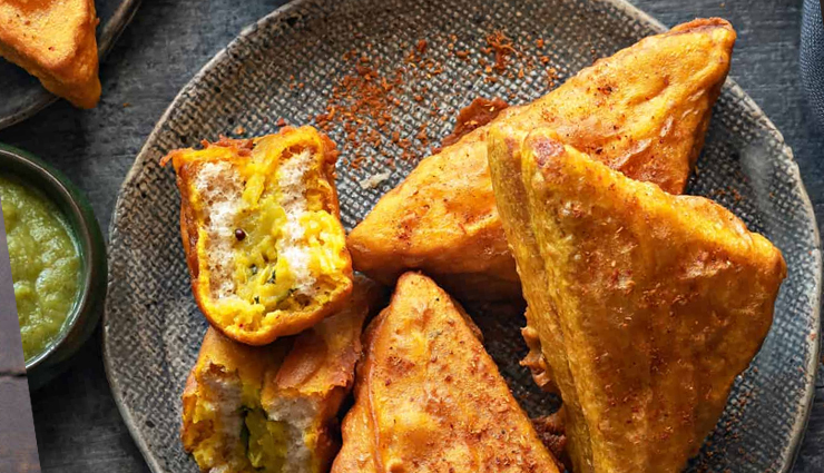 Recipe- Street Style Delicious Bread Pakora Without Potato Stuffing