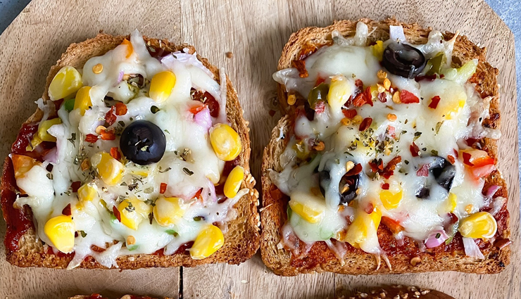 Recipe- Easy To Make Bread Pizza