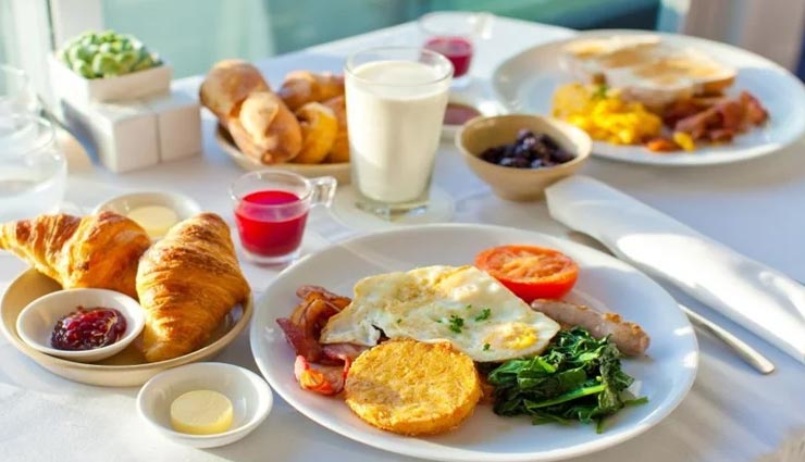 जहर से कम नहीं हैं खाली पेट इन 5 चीजों का सेवन, जानें और रहें सवधान