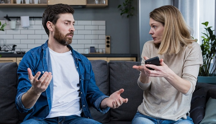 breakup advice,emotional management techniques,effective communication after breakup,coping with breakup stress,grief stages in breakup,social media etiquette post-breakup,setting boundaries after breakup,seeking support during breakup,personal growth after breakup,navigating breakup emotions