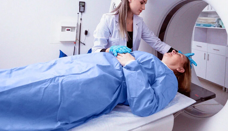 hina khan breast cancer news,types of breast cancer,causes of breast cancer,symptoms of breast cancer,breast cancer treatment options,popular tv actress breast cancer,breast cancer awareness,hina khan health update