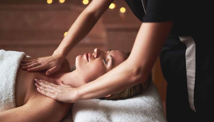 breast massage benefits,benefits of breast massage,breast health and massage,breast tenderness relief,breast massage for relaxation,breast massage for breastfeeding,self-care through breast massage,body image and breast massage,sensitivity and awareness of breasts,improving lymphatic drainage through breast massage