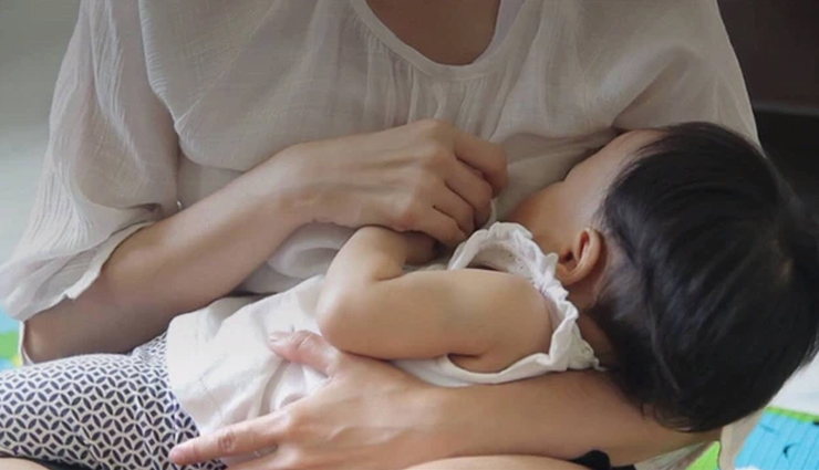 सर्दियों में नवजात शिशु की सुरक्षा के लिए अपनाएं ये 8 उपाय, बढ़ाएं उनकी रोग प्रतिरोधक क्षमता increase immunity measures,protect newborn in winter,winter newborn care,boost infant immunity,winter health tips for babies,newborn disease prevention,winter care for infants,baby immune system boost,protect baby from winter illnesses,winter health tips for newborns