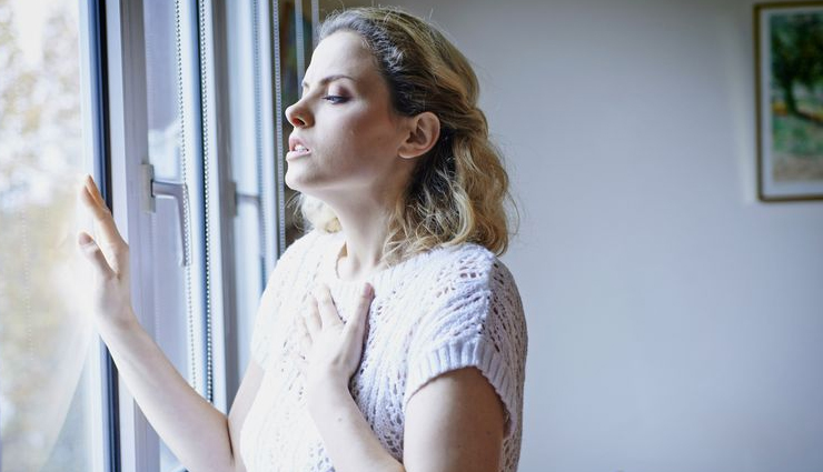 asthma,signs for asthma,symptoms of asthma,asthma patients,frequent cough problem,whistling sound while breathing,breathlessness,fatigue and reduced exercise tolerance,itchy chin,mood changes,difficulty sleeping,wheezing,awful colds,Health,Health tips