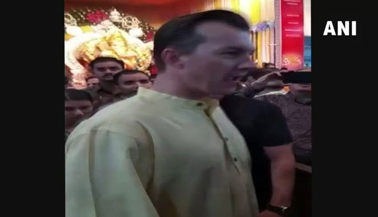 Ganesh Chaturthi 2018: Brett Lee seeks blessing from Sion’s GSB Seva Mandal’s Bappa in Mumbai