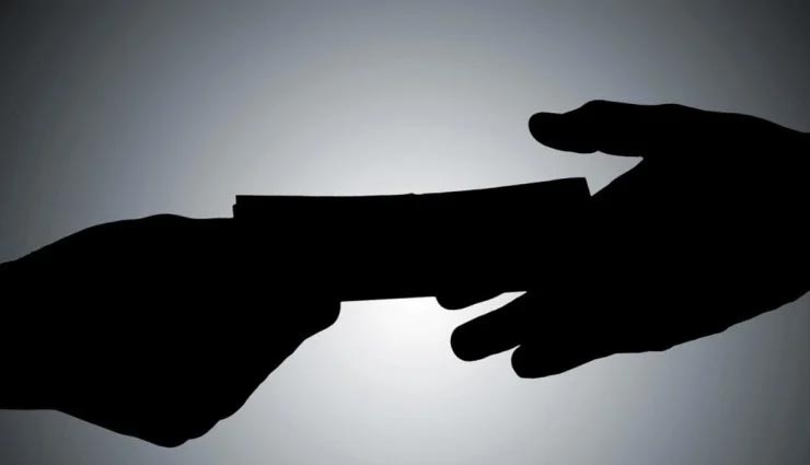 हिमाचल प्रदेश : विजिलेंस टीम ने जाल बिछाते हुए पकड़ा रिश्वत का खेल, प्रधान से 15 हजार ले रहा था पंचायत सचिव