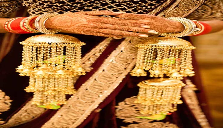 ट्राई करें ये स्टाइलिश बैंगल्स, आपके ब्राइडल लुक को मिलेगी चमक