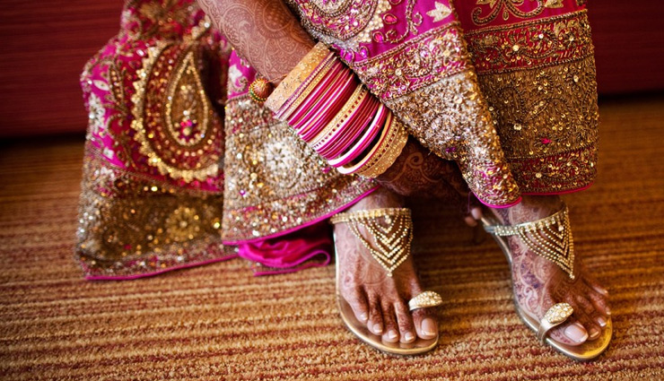different types of footwear,bridal footwear,bride fashion tips ,फैशन टिप्स, फैशन टिप्स हिंदी में, दुल्हन के फैशन टिप्स, फुटवियर, दुल्हन के फुटवियर 