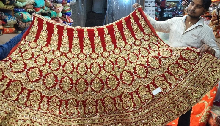 delh,delhi market,chandni chowk,bridal lehanga,travel
